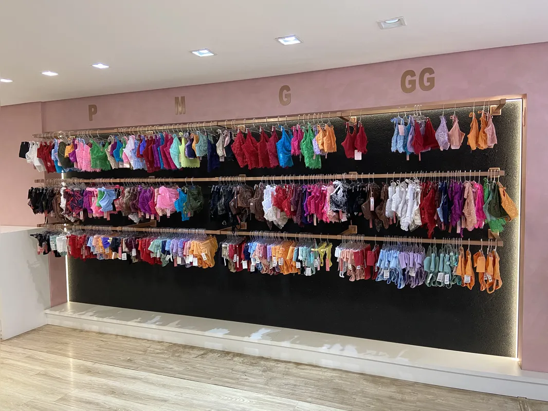 Peças íntimas em várias cores