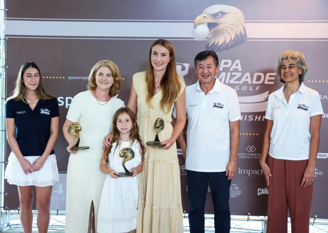 Gabriela Miguita com Sueli Gardiano, Helena e Daniele Gardiano, Milton Ogawa e Denise Scarpin