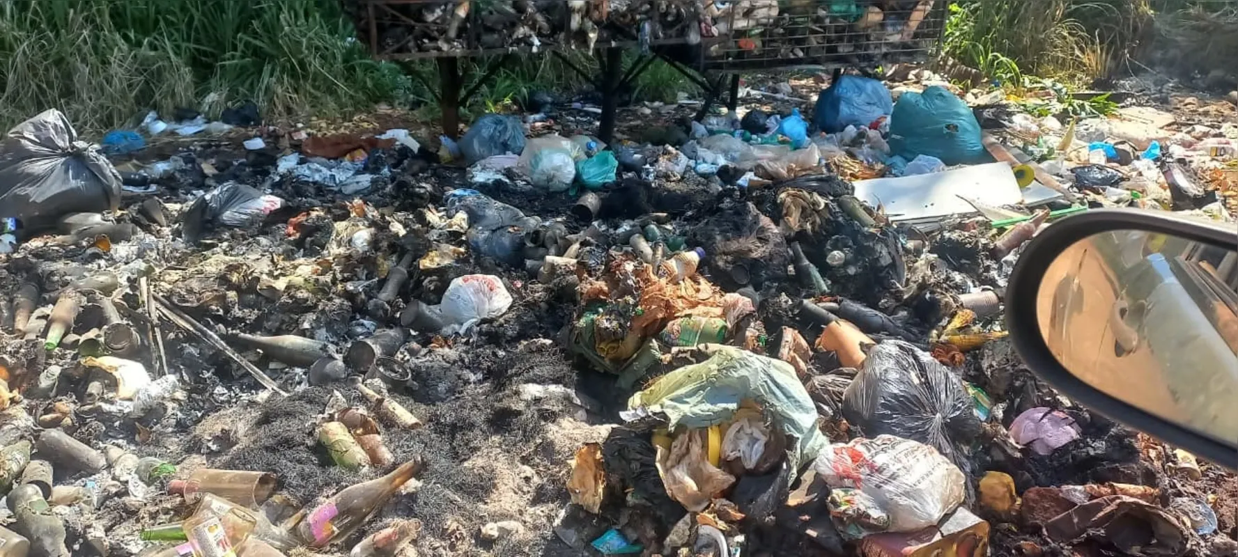 Trecho do parque Daisaku Ikeda é usado para descarte irregular de lixo; Sema acionou CMTU para tomar as providências necessárias