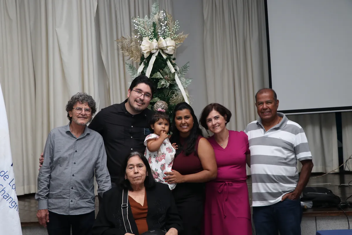 O presidente Marlon dos Santos com a família: o pai Osvaldo Santos, a mãe Geni dos Santos, a filha Cecilia Santos, a esposa Stela Damasceno, a sogra Marcia Damasceno e o sogro José Carlos Damasceno
