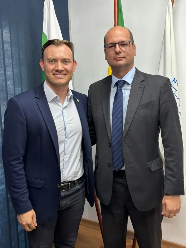 Tiago Jazynski e Eduardo André Cosentino