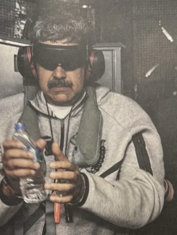 Imagem postada por Trump, em sua rede social, mostra Maduro após ser capturado