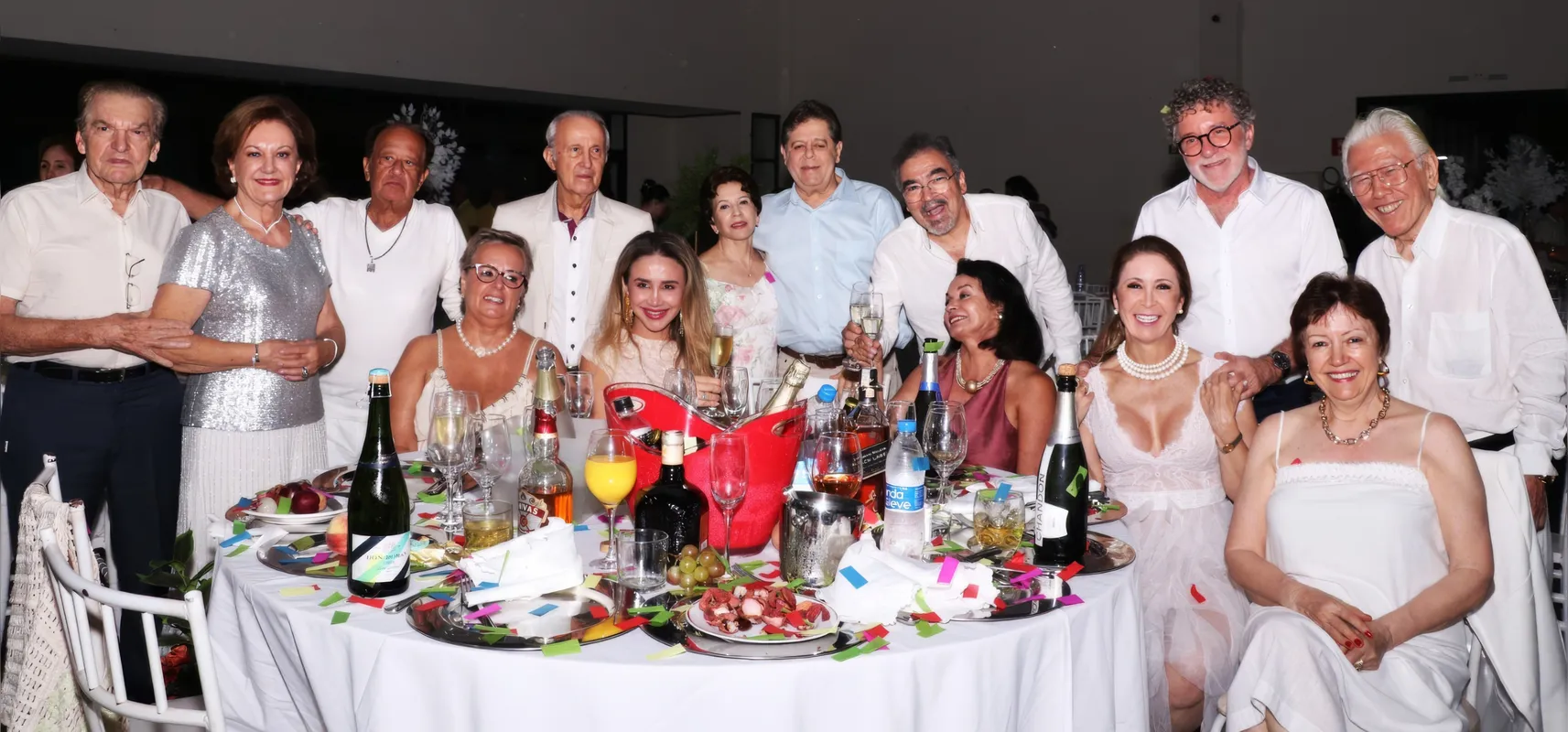 O doutor Adébio Pasello e Maria Aparecida Pasello, Roberto Ortolani e Eliete Brunassi, Luiz Carlos Donner e Renata Budri, Celso Rocha e Fátima Consuelo Rocha, Carlos Eduardo Costa e Eunice Vieira, O doutor Reginaldo Melhado e a dra. Joceley Figueiredo, Mario Takashi Assanuma e Marcy Assanuma