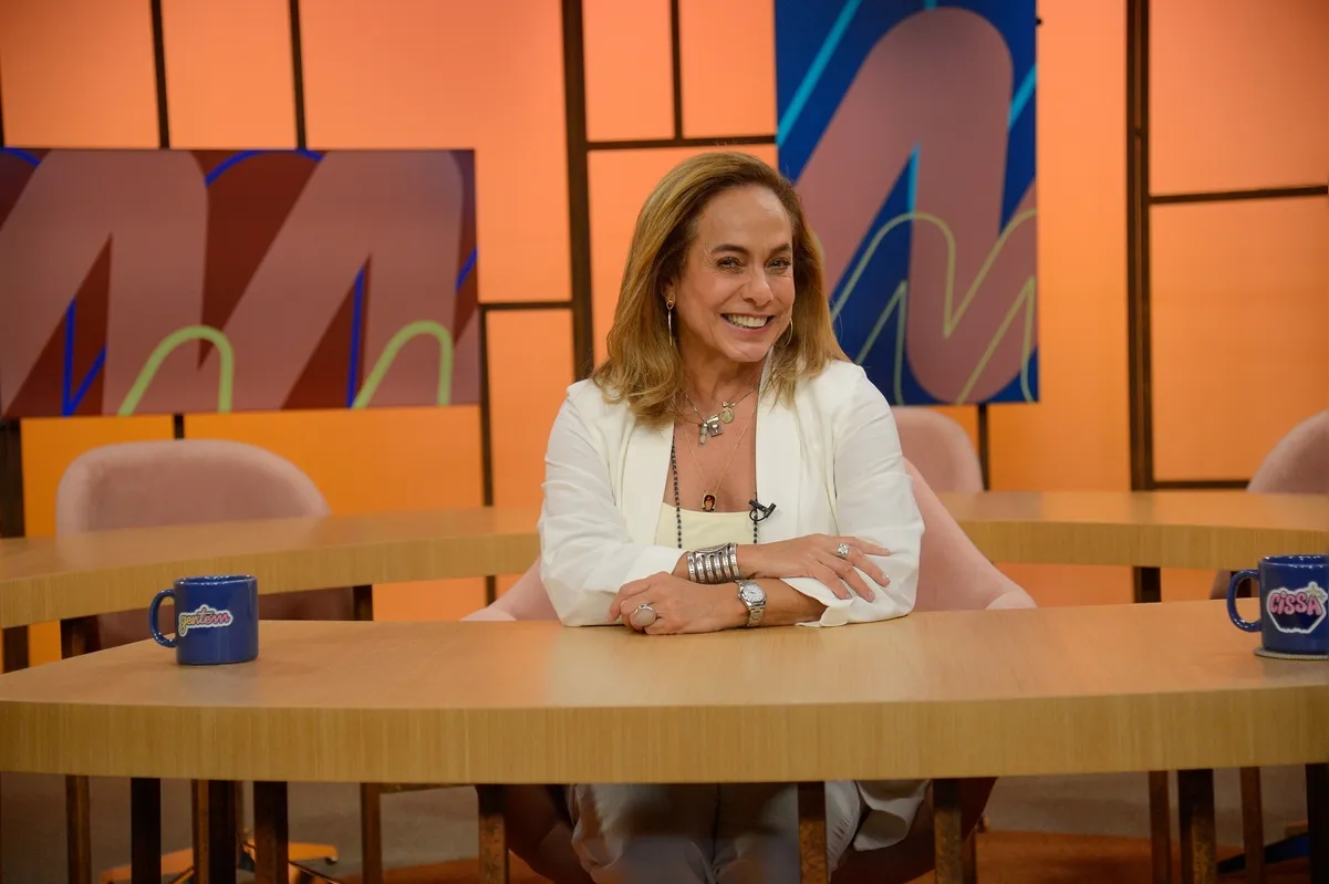 Comandado por Cissa Guimarães, programa vai ao ar de segunda a sexta às 16h, com nova transmissão às 23h30