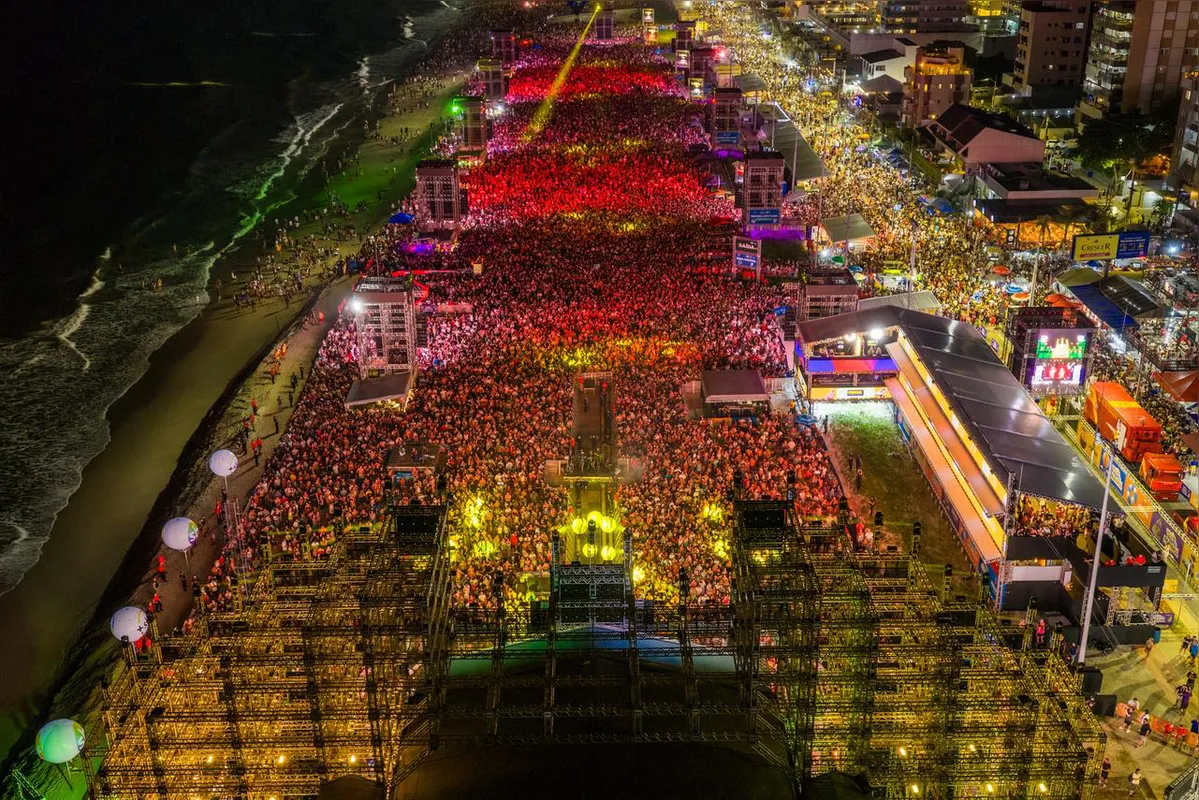 Imagem ilustrativa da imagem Show de Alok em Matinhos tem público gigante