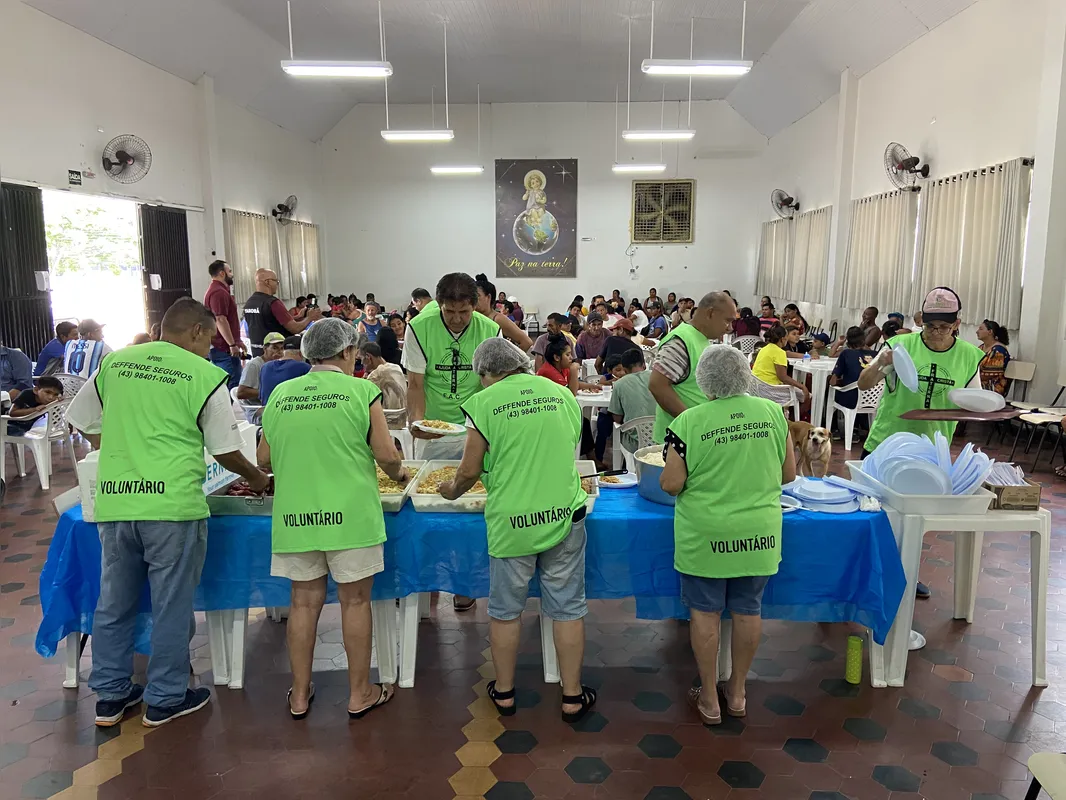 Imagem ilustrativa da imagem Voluntários de Londrina abrem as portas para 300 famílias no Natal