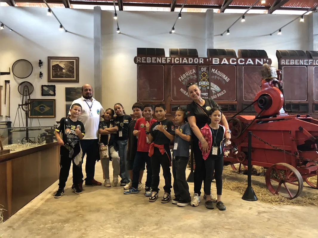 Alunos de Ibiporã visitaram o Museu da Sociedade Rural do Paraná: local preserva a memória histórica e cultural da agricultura no estado
