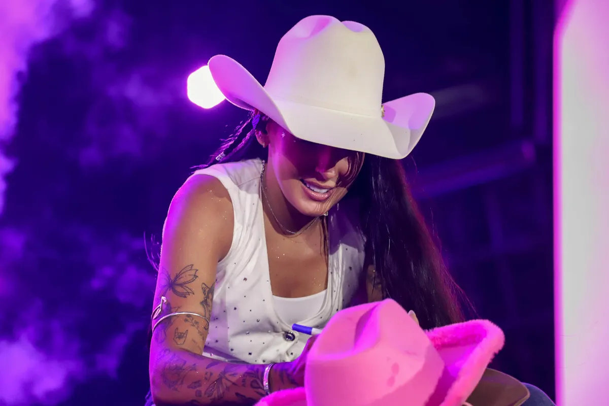 Com gande conexão com o público, Ana Castela fez um show que atraiu pessoas de todo o Brasil