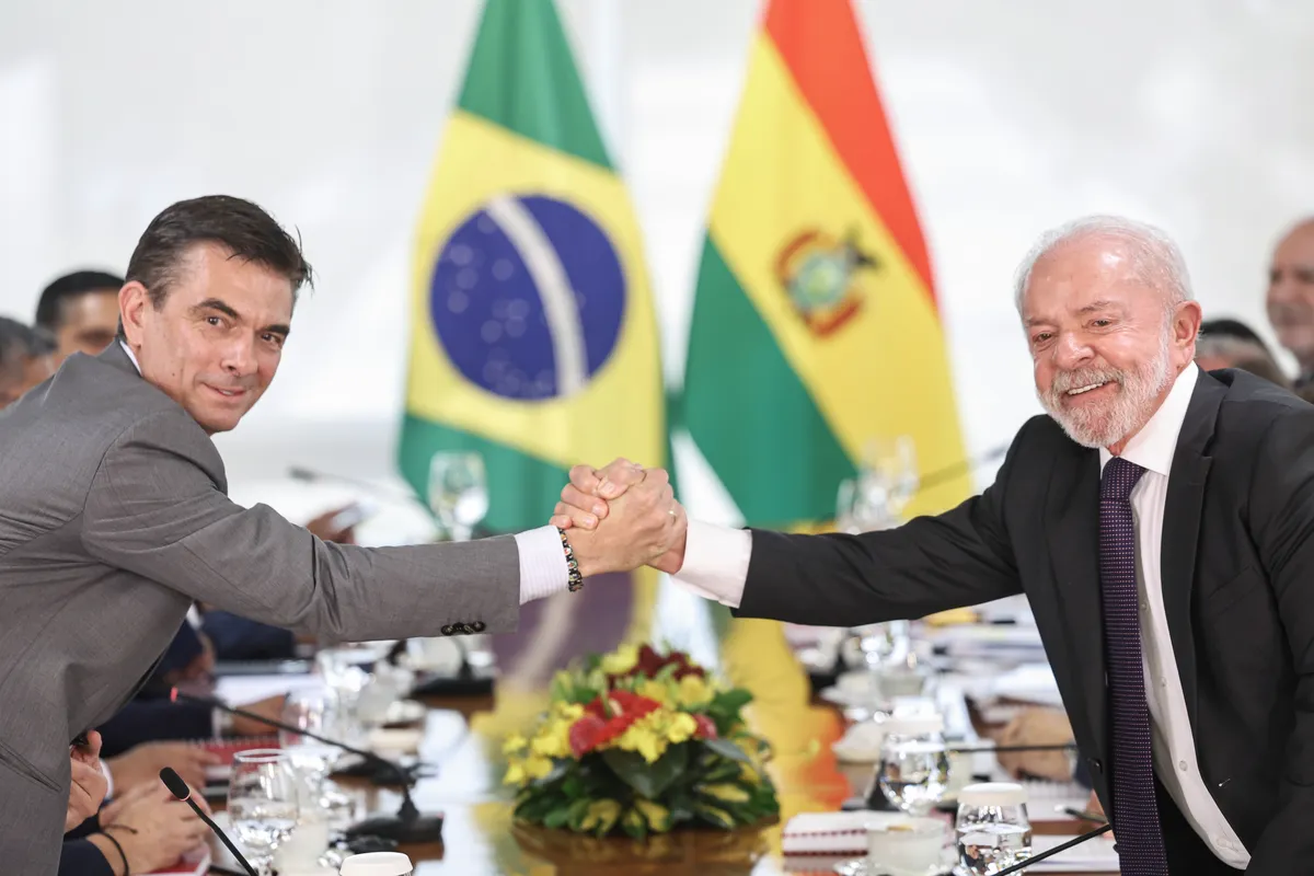 Imagem ilustrativa da imagem Brasil quer aumentar produção e importação de gás da Bolívia