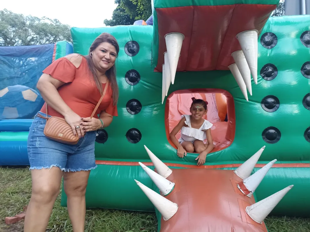 Ana Maria  Silva e a filha Victória Silva Dias: espaço para crianças foi considerado positivo pelo público