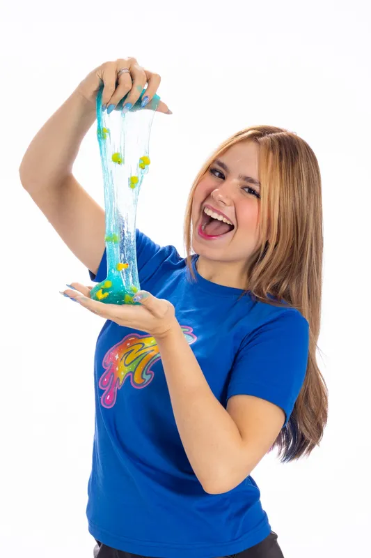 Mel Slimes participa de evento infantil em Londrina