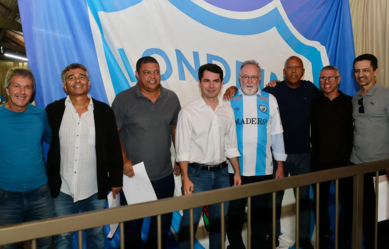 Robertinho, Zé Roberto, João Neves, Alexandre Curi, Turini, Edilson, Tito e Marquinhos Botafogo