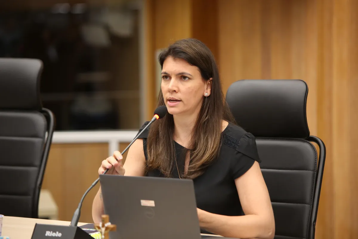 Imagem ilustrativa da imagem Emenda quer retirar vereadores do PL de reajuste salarial
