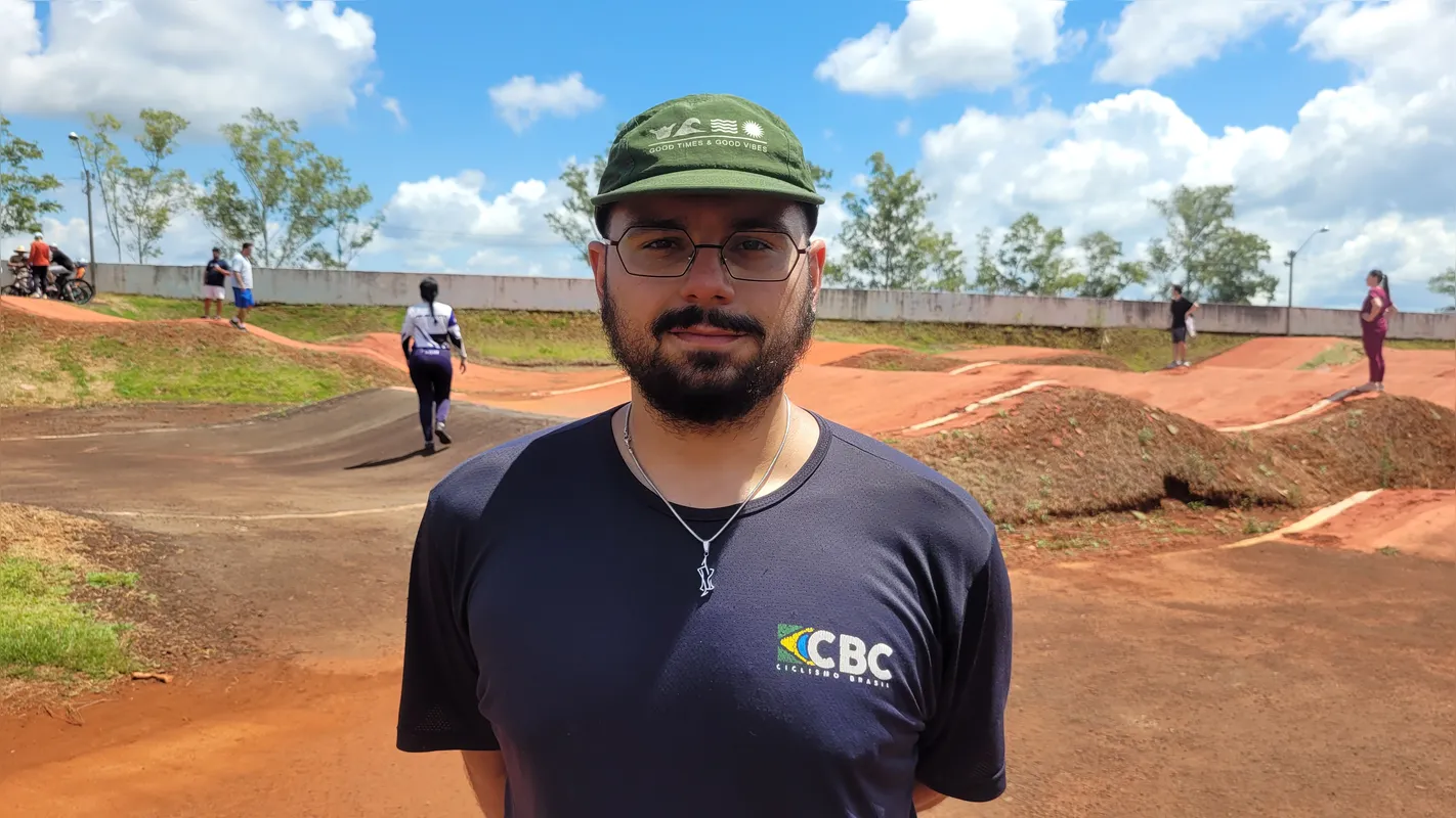 Caio Stipanich, gestor da CBC (Confederação Brasileira de Ciclismo), que apoia e organiza as aulas da escolinha de BMX