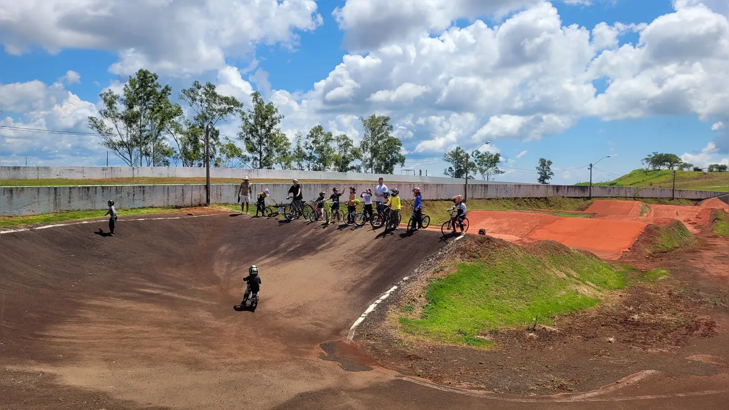 BMX: modalidade conquista crianças, jovens e adultos