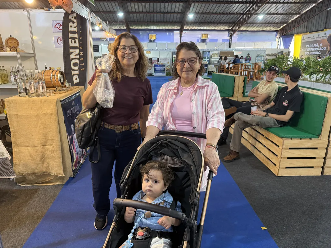 As irmãs Alice e Maria Aparecida Rodrigues andaram pelo pavilhão de Expo Sabores na companhia de Benício