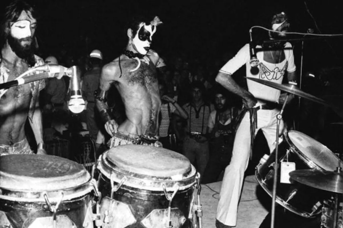 Ney Matogrosso com os Secos & Molhados: um multiartista desde os anos 1970