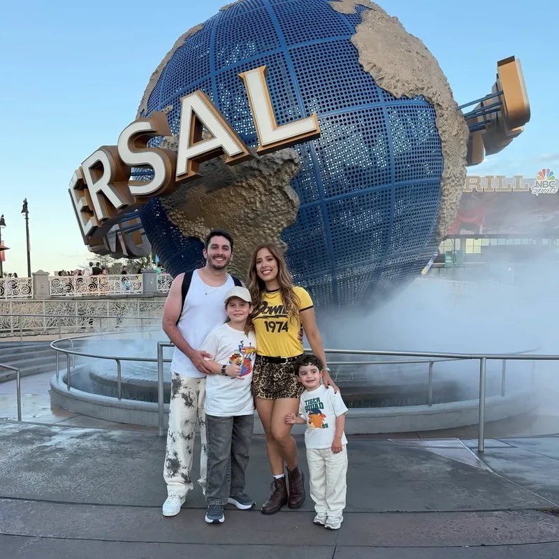 Jonas Esticado aproveita férias em família em Orlando