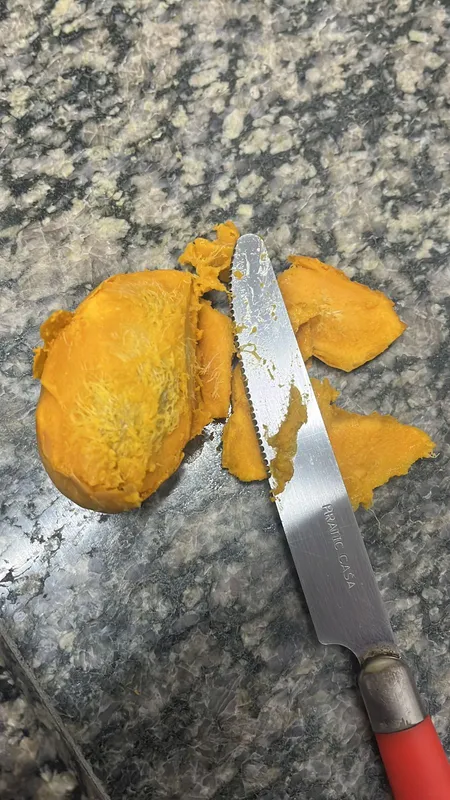 Oiti tem textura aveludada, cheiro irresistivelmente doce e caroço como o da manga