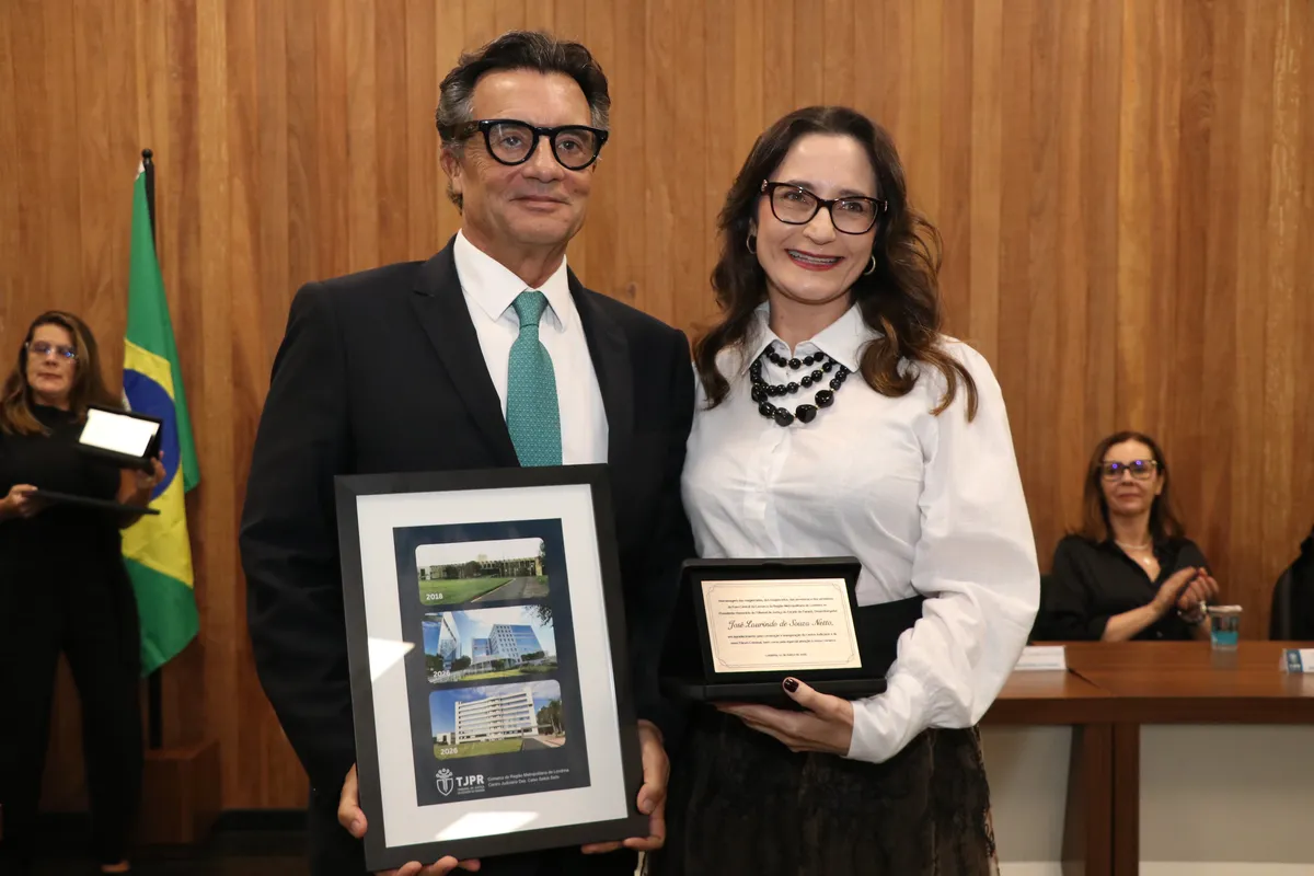 Desembargador José Laurindo de Souza Netto( ex-presidente do TJPR) e Dra. Tatiane Garcia Silvério de Oliveira Claudino