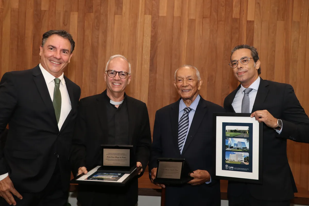 Dr. Mauro Henrique Veltrini Ticianelli, padre Cesar Braga de Paula, pastor Messias Anacleto Rosa e Dr. João Marcos Anacleto Rosa