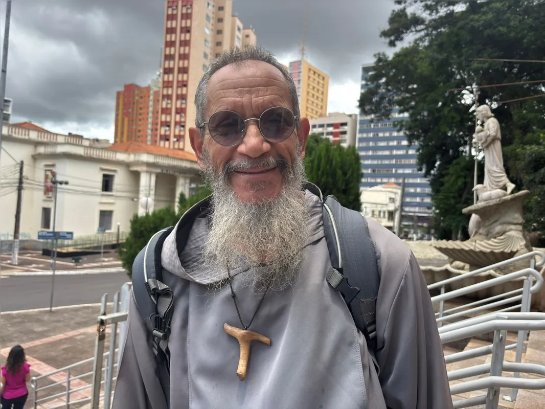 O frei franciscano Ricardo pratica jejum há 46 anos