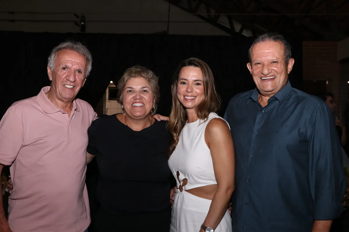 O presidente do Bola Preta, Elder Massi e Elba Massi, Camila Andrade e o Doutor Aparecido Andrade