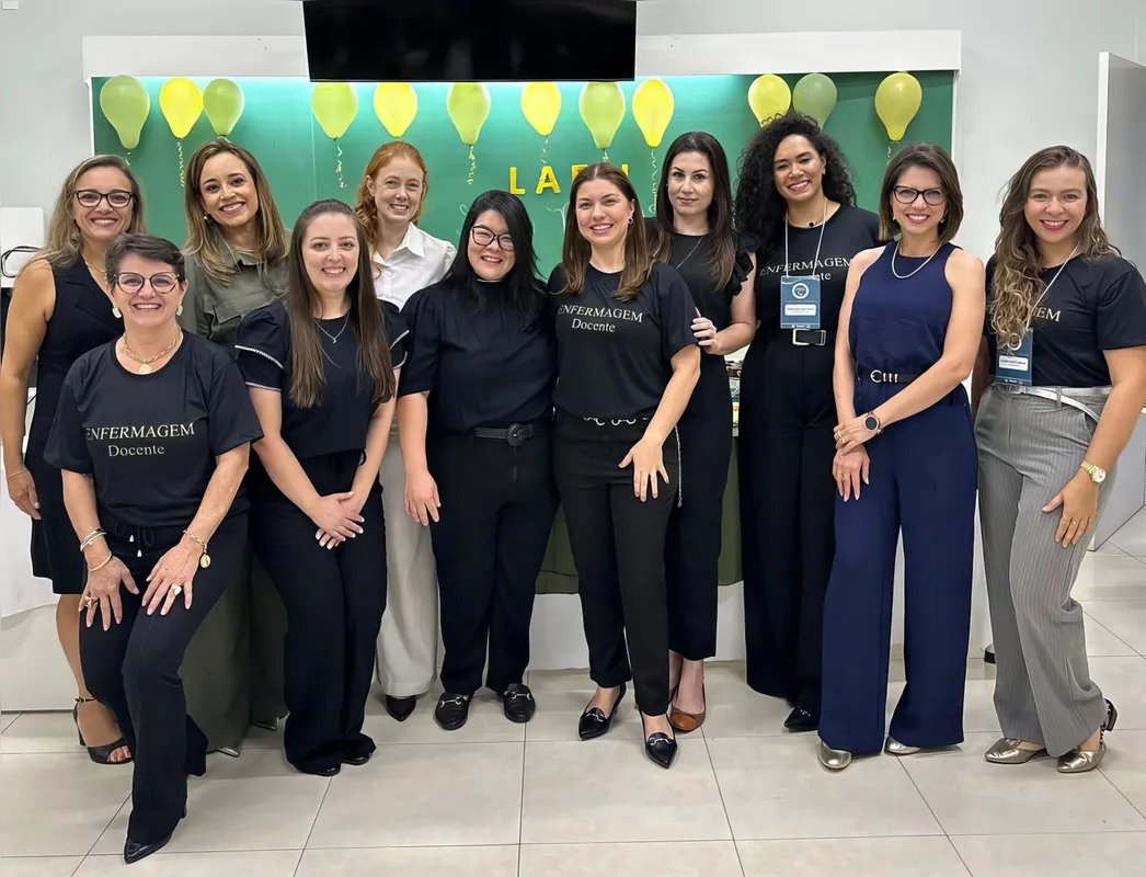 Professoras do colegiado de Enfermagem da UniFil e convidadas da jornada: Márcia Cristina Guedes, Roseli Victorio Vitor, Erika Ludwig, Taiara de Paula, Patrícia Aroni Dadalt, Andressa Midori Sakai, Michelle Ribeiro Cordeiro, Fernanda Superbi Tonini, Fernanda Pamela Machado, Gabriela Ramos Ferreira Curan e Ana Beatriz Floriano
