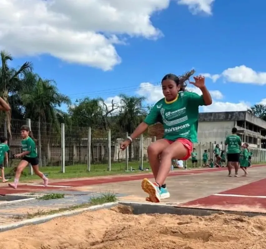 Imagem ilustrativa da imagem Londrina Atletismo oferece iniciação para crianças e adolescentes
