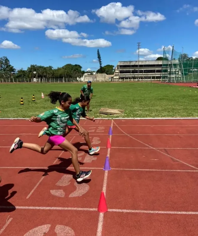 Imagem ilustrativa da imagem Londrina Atletismo oferece iniciação para crianças e adolescentes