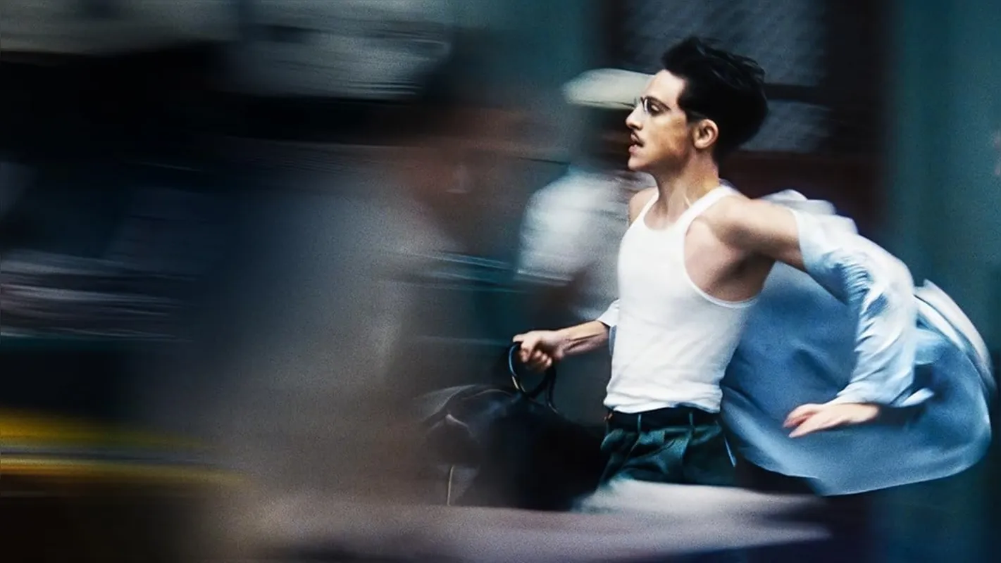 Timothée Chalamet, cuja idade é apenas um pouco superior à do personagem, é um dos atores mais importantes e midiáticos de sua geração