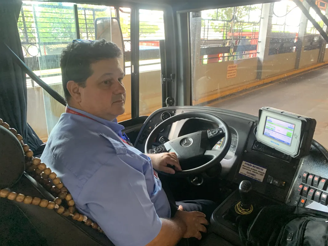 O motorista Acácio Covino diz que o sistema de câmeras ajuda a inibir a ação de criminosos