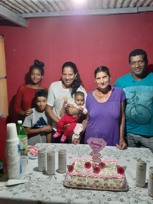 Família de Ivete comemorando o aniversário da matriarca