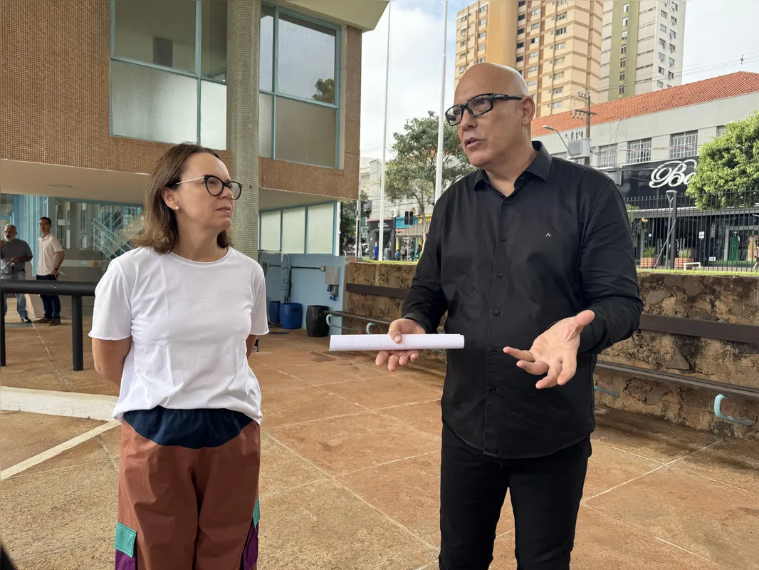 A secretaria estadual de cultura, Luciana Casagrande, e o secretário de Cultura de Londrina, Marcão Kareca, no Mal, Museu de Arte de Londrina: parceria para viabilizar exposições