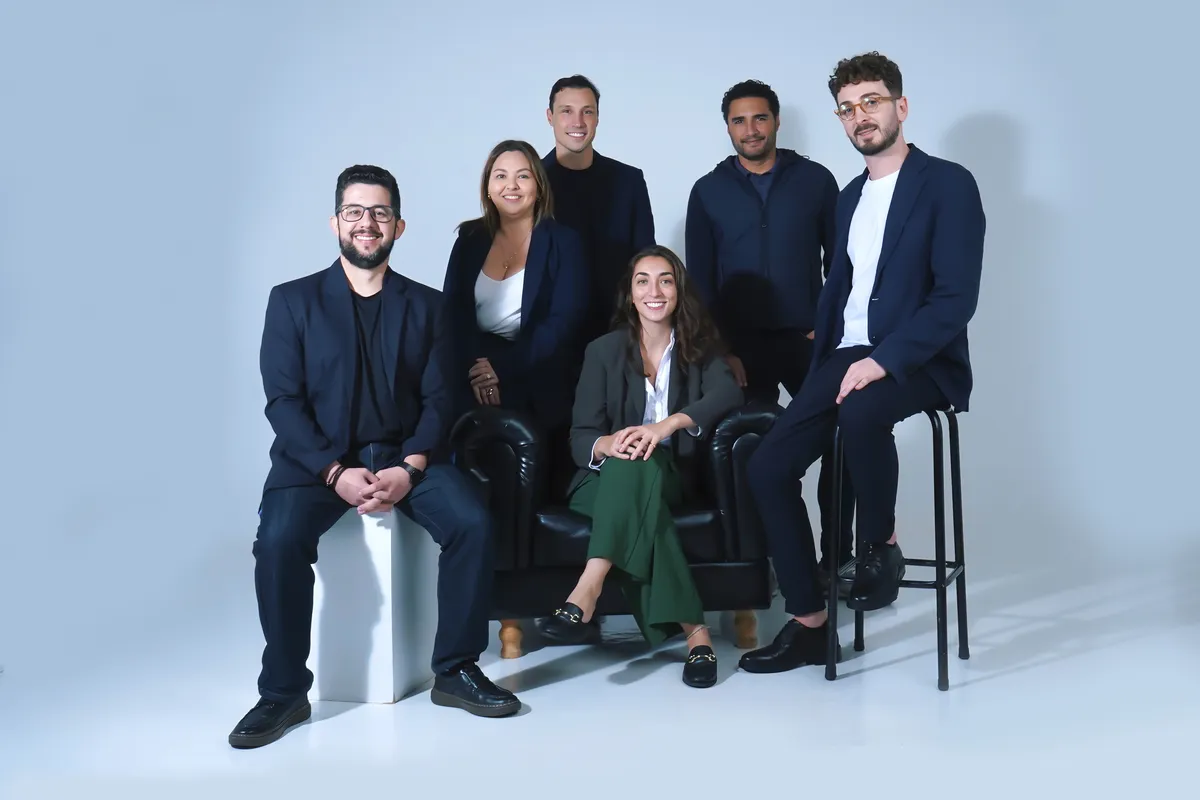 Conselho da Neurogram. Da esquerda para direita: Anderson Carubelli, Chief Technology Officer / Elaine Keiko, Chief Medical Officer / Heitor Ettori, co-fundador / Daniele De Mari, CEO e co-fundadora / Romero Rodrigues, sócio da Headline / Cristhian Cagliari, Chief Revenue Officer