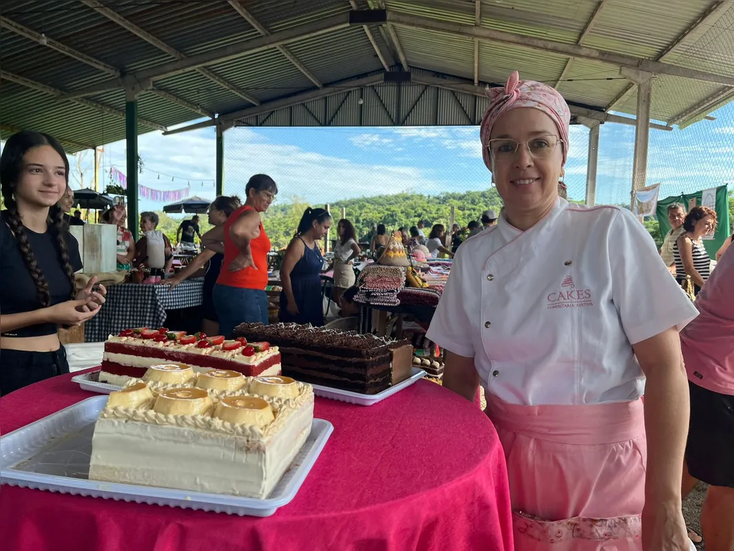 Imagem ilustrativa da imagem Nova onda doce: londrinenses se entregam à paixão pelos bolos de feira
