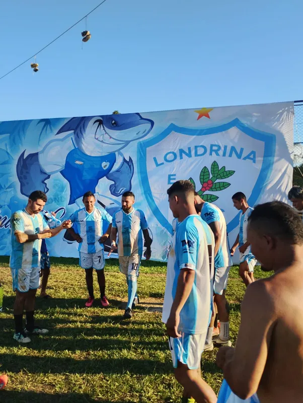 Uniforme do Londrina de Iranduba é atualizado todos os anos, sempre inspirado nos modelos do Tubarão