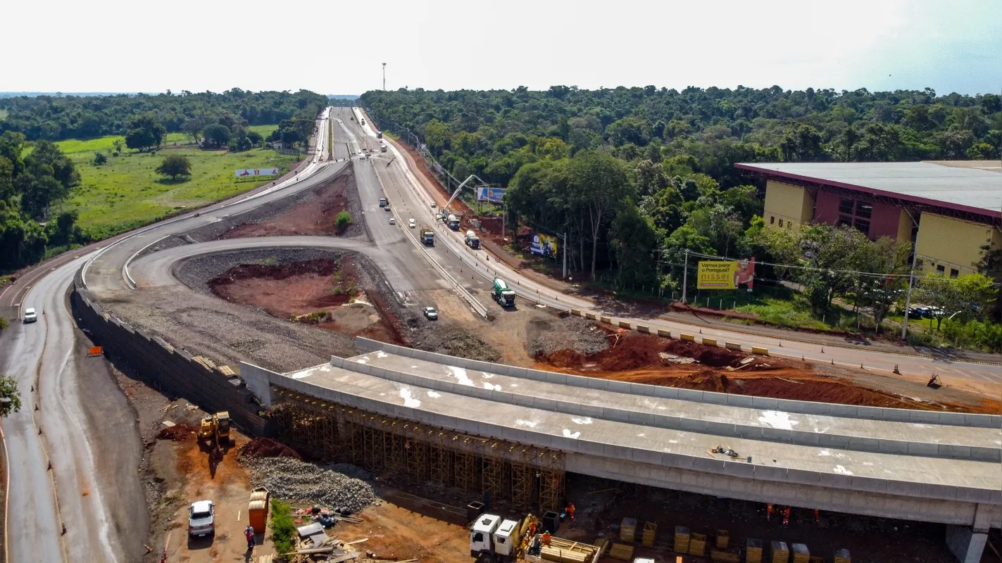 Imagem ilustrativa da imagem Obra de duplicação da Rodovia das Cataratas atinge 84% de execução