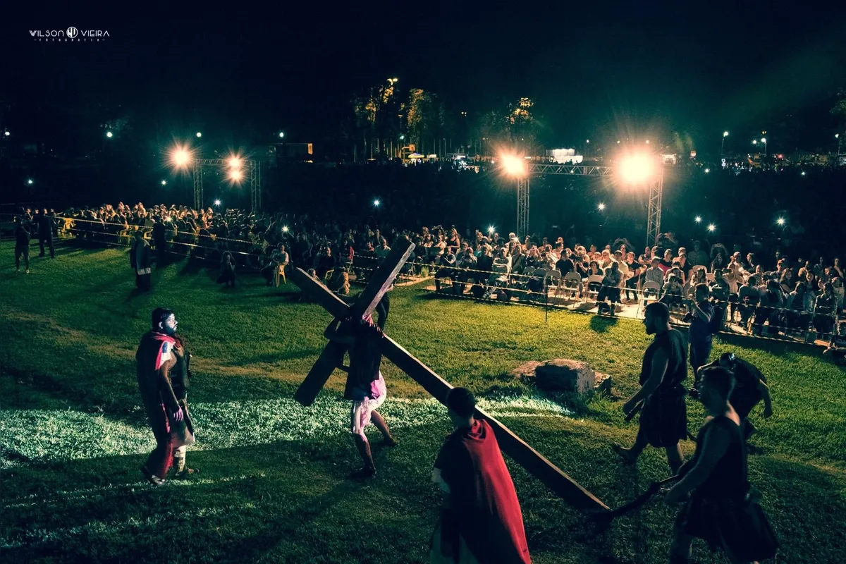 Com números expressivos de público, o espetáculo Paixão de Cristo de Londrina é o maior do sul do Brasil