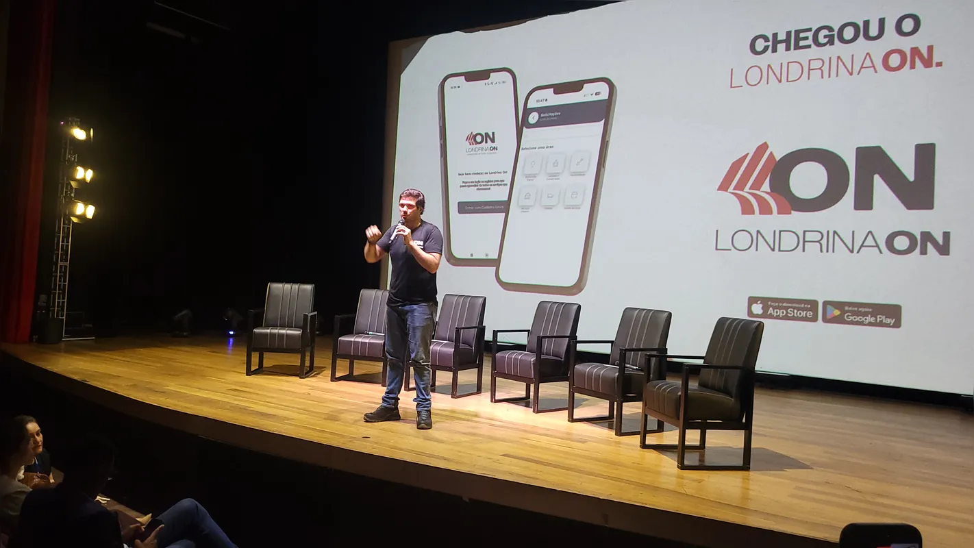 O prefeito Tiago Amaral participou do lançamento da plataforma Londrina On