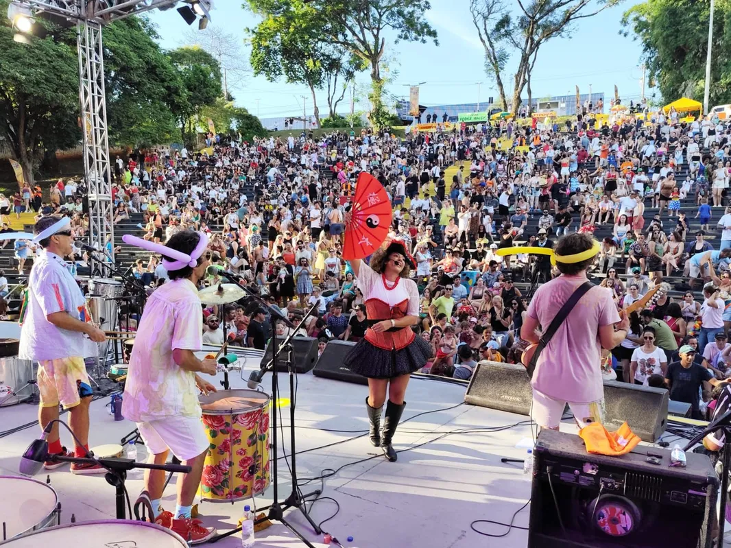 Imagem ilustrativa da imagem Programação do Carnaval de Londrina lota o Anfiteatro do Zerão