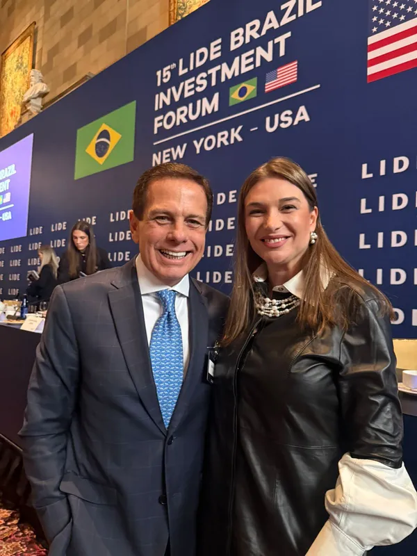 Heloisa Garrett ao lado de João Doria Jr