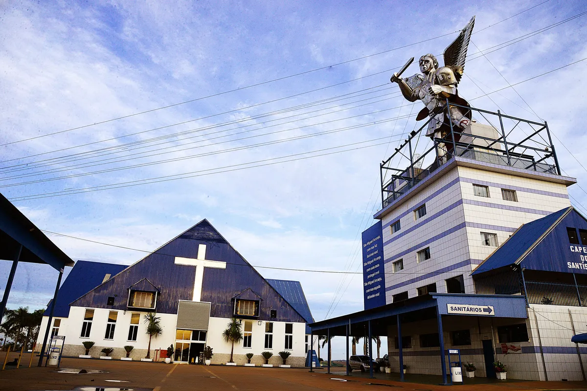 Santuário de São Miguel Arcanjo, em Bandeirantes