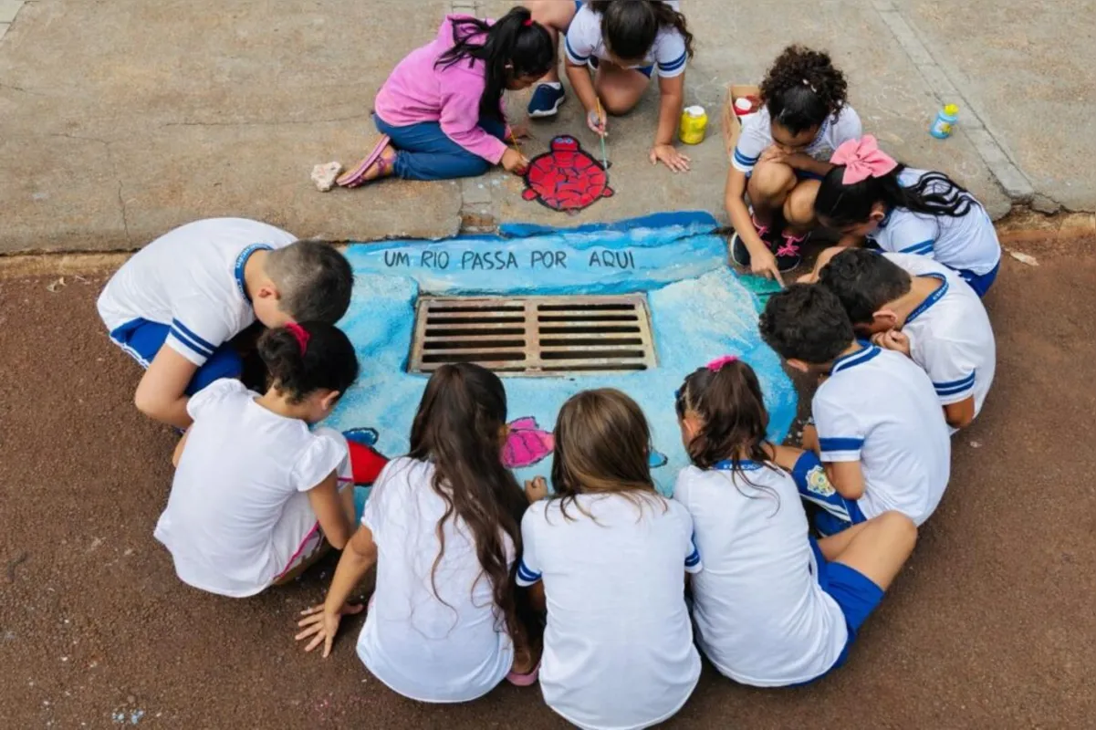 Imagem ilustrativa da imagem 'Um Rio Passa por Aqui' mobiliza 11 mil pessoas em 43 municípios