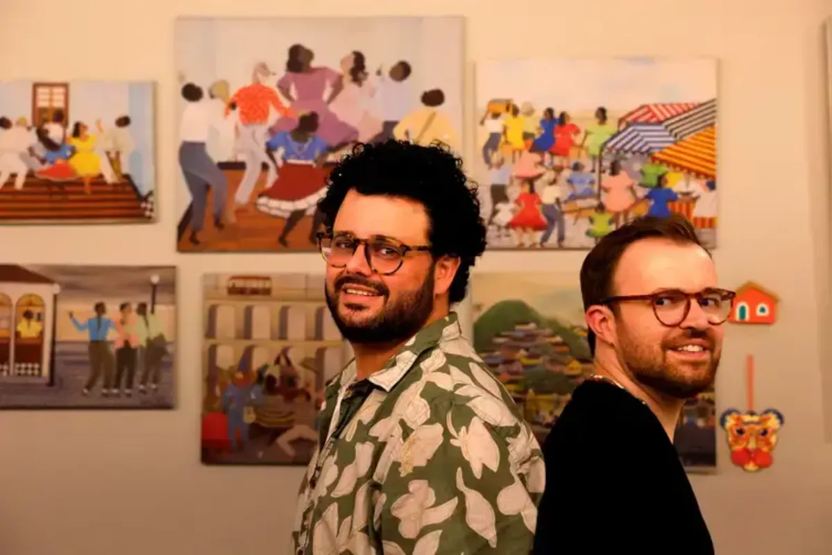 Gabriel Haddad e Leonardo Bora, carnavalescos da Unidos de Vila Isabel, que homenageará o multifacetado artista Heitor dos Prazeres