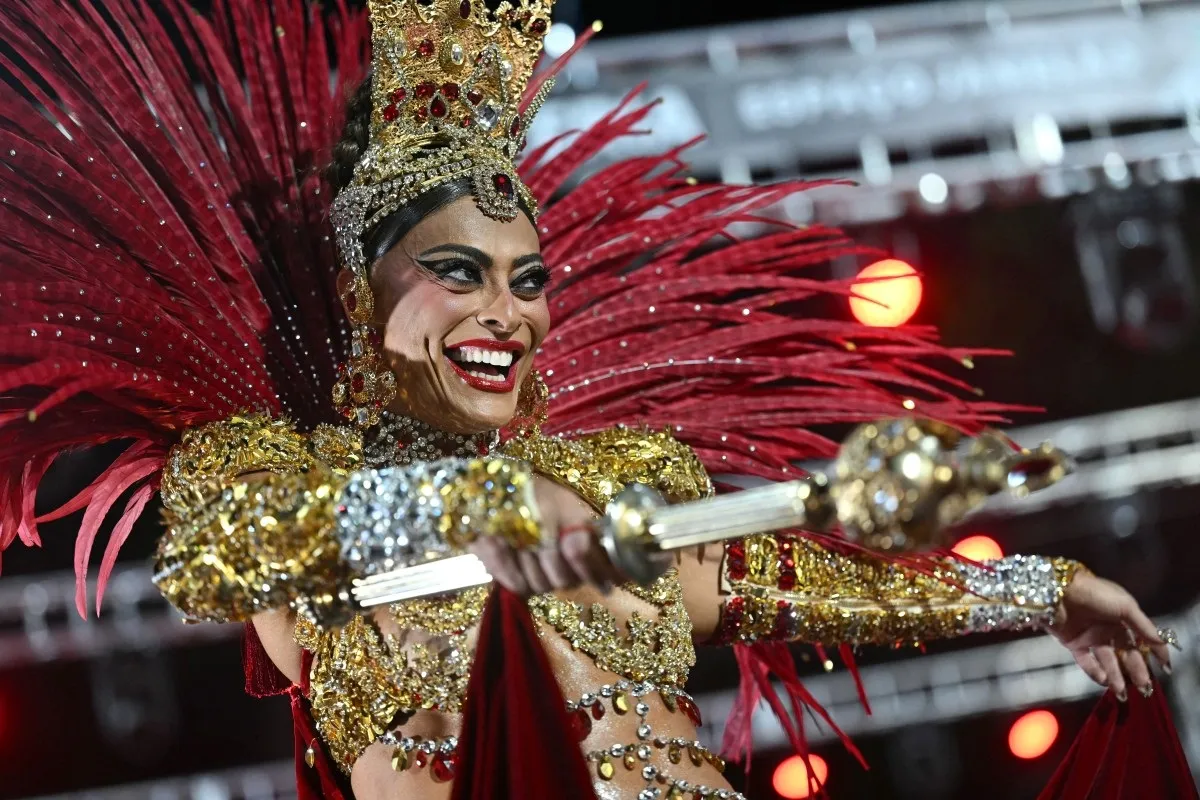 Juliana Paes: rainha de bateria da Viradouro, voltou ao Sambódromo depois de 17 anos para homenagear Mestre Ciça