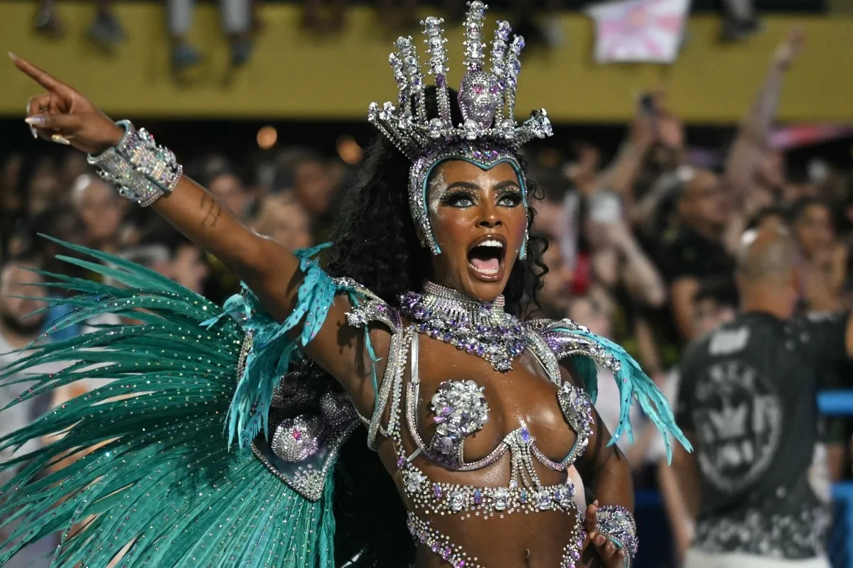 A Viradouro contou com destaques lindos na Sapucaí, com a alegria do Carnaval