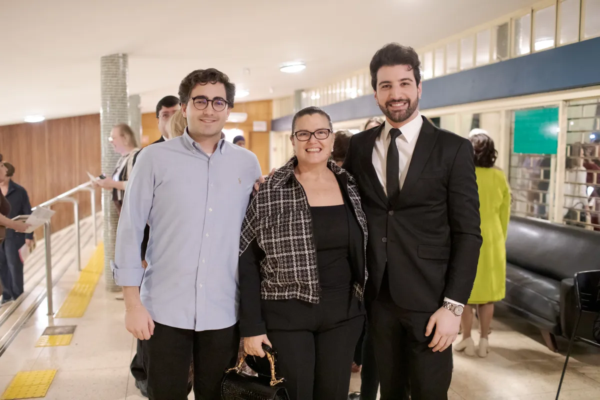 José Francisco e Daniela de Andrade Lopes Gomes com Eduardo Assad Sahão