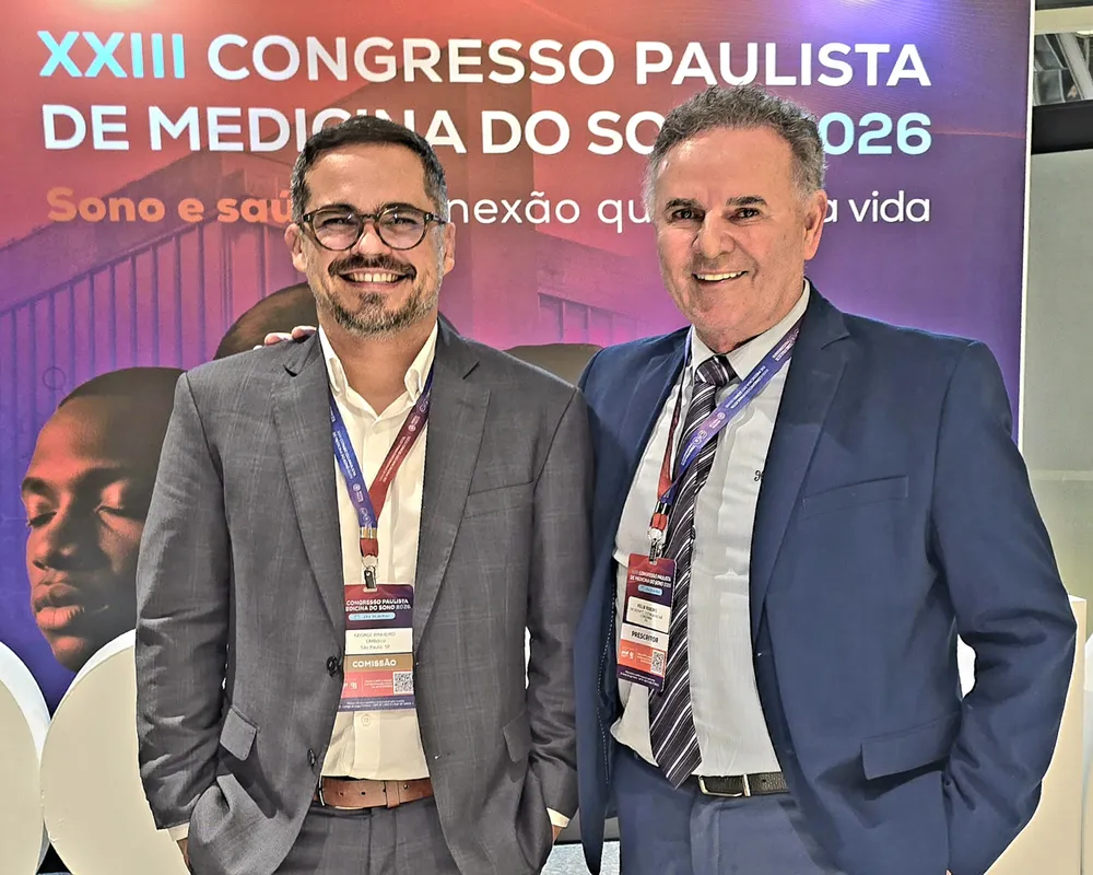 O autor do livro com doutor George do Lago, presidente do Congresso Paulista de Medicina do Sono
