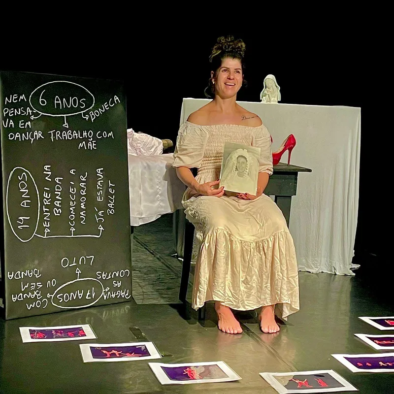 Viviane Terrenta leva espetáculo à Divisão de Artes Cênicas da UEL dentro da Mostra Didática Nitis Jacon